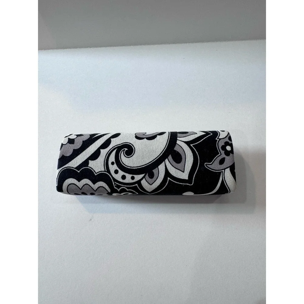 Vera Bradley Black White Paisley Glasses Case Floral Unique Magnetic Roll Case